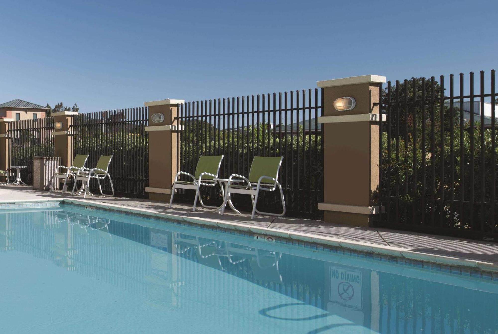 La Quinta By Wyndham Fairfield - Napa Valley Экстерьер фото